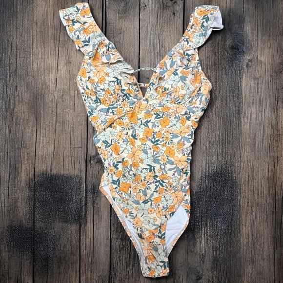 NWT CUPSHE One-Piece Swimsuit, V Neck, Ruffle Tummy Control, Back Tie - Large - Picture 5 of 9